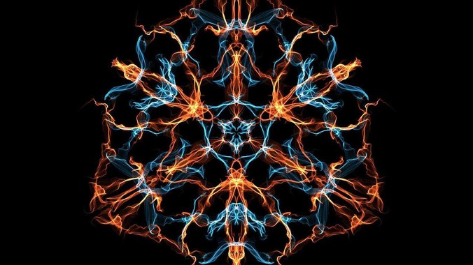 女生到底应不应该穿***的衣服？